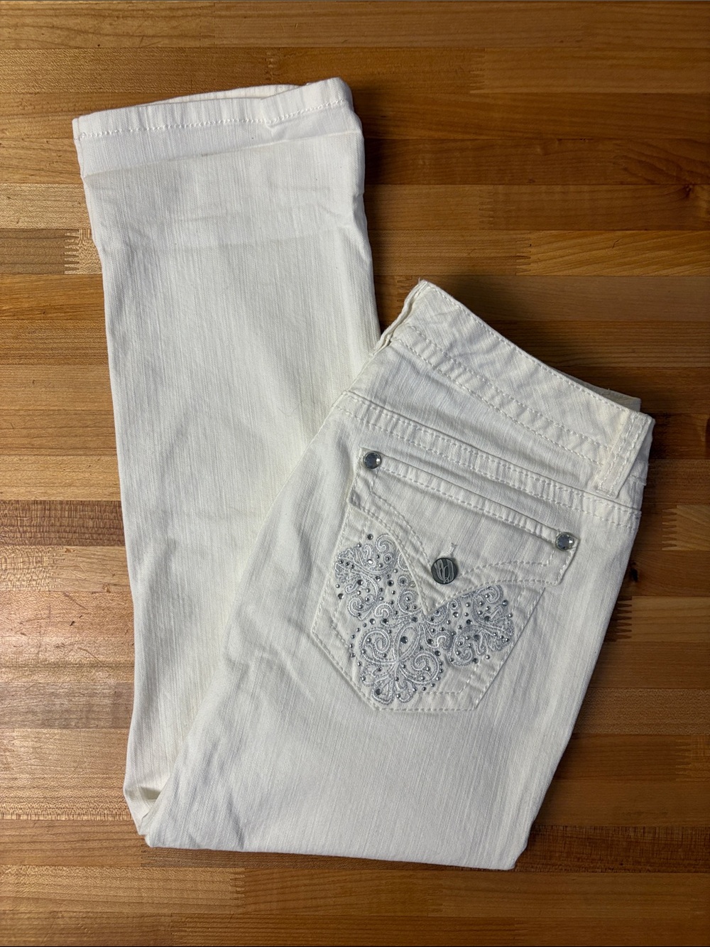 Nine West White Women's crop jeans, Embellished Pockets size 6/28